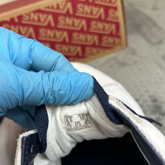 Vans Old Skool Vans Club White/Navy Women Size 10, Men Size 8.5 - Picture 10 of 12